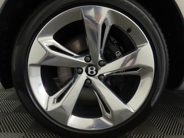 2025 Bentley Bentayga EWB V8 AWD - 22908718 - 26