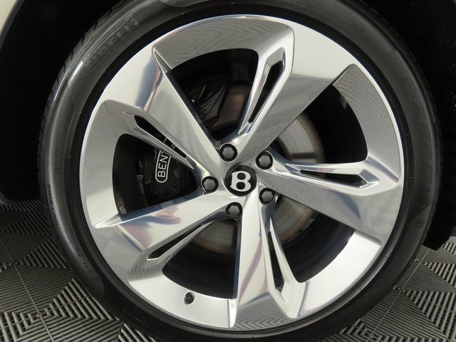2025 Bentley Bentayga EWB V8 AWD - 22908718 - 29