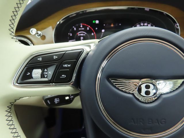2025 Bentley Bentayga EWB V8 AWD - 22908718 - 32
