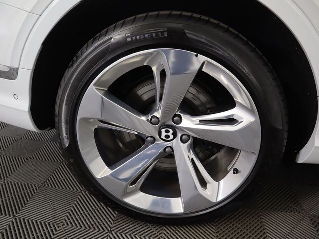 2025 Bentley Bentayga EWB V8 AWD - 22910191 - 32