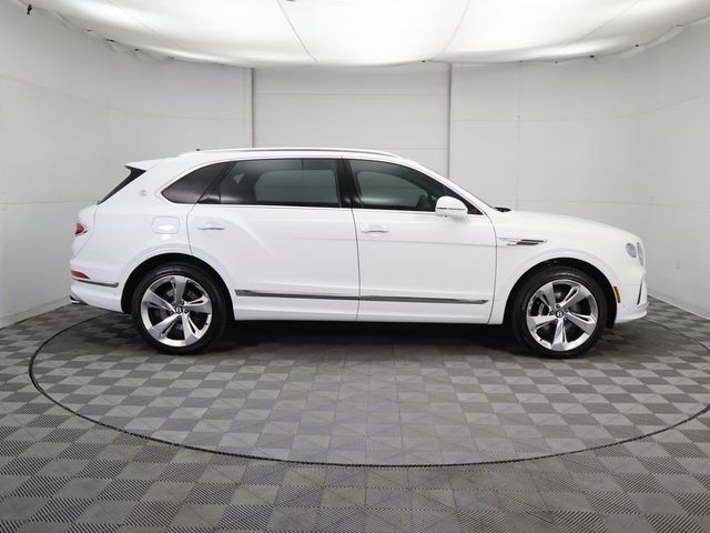 2025 Bentley Bentayga EWB V8 AWD - 22910191 - 3