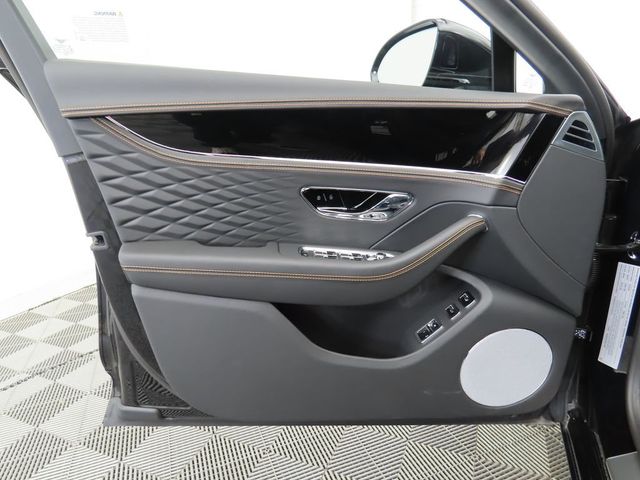 2025 Bentley Flying Spur - 22943437 - 23