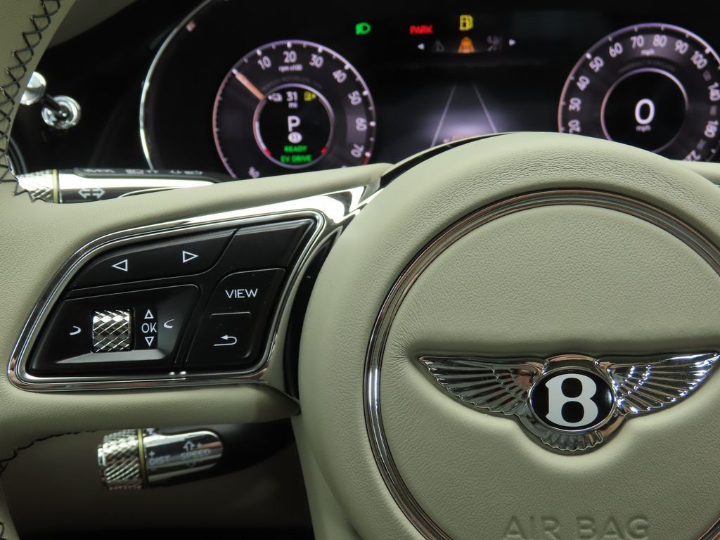 2025 Bentley Flying Spur photo 11