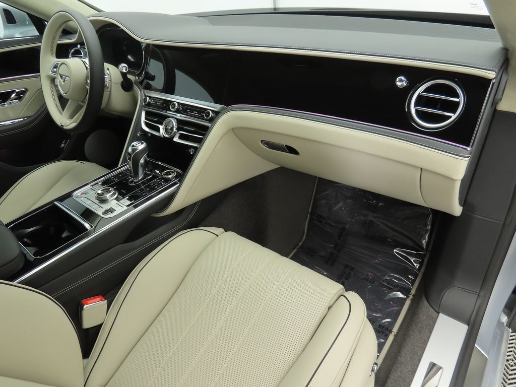 2025 Bentley Flying Spur photo 17