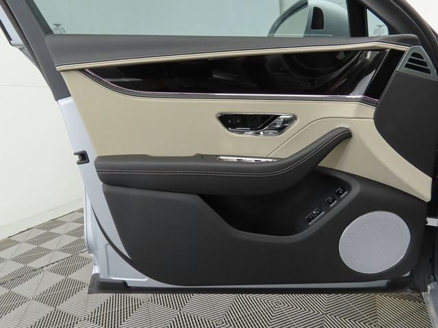 2025 Bentley Flying Spur Black Edition Sedan - 22910536 - 23