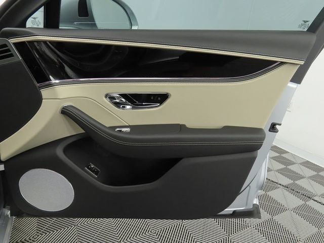 2025 Bentley Flying Spur Black Edition Sedan - 22910536 - 24