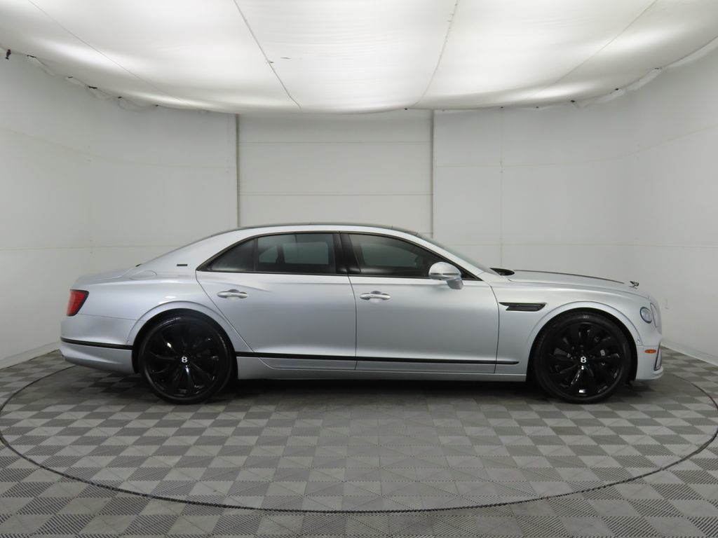 2025 Bentley Flying Spur photo 4