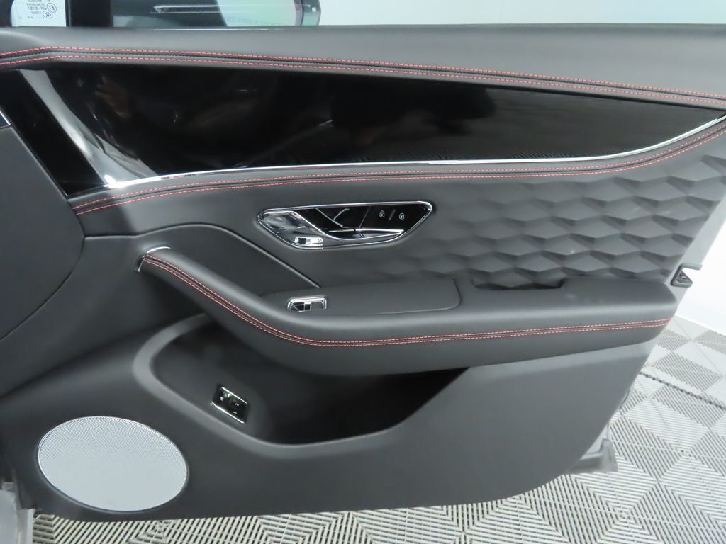 2025 Bentley Flying Spur Speed photo 23