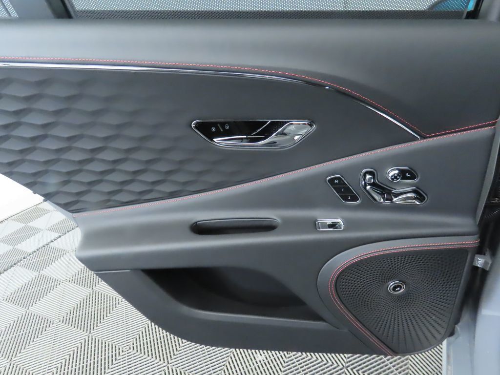 2025 Bentley Flying Spur Speed photo 24