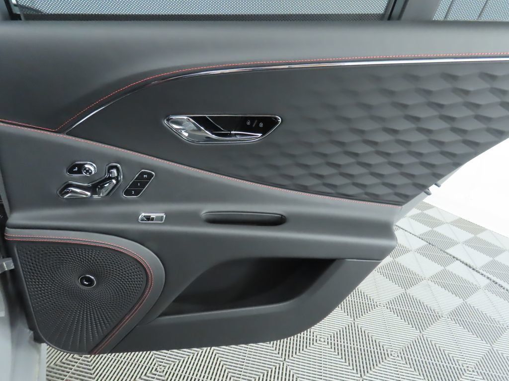 2025 Bentley Flying Spur Speed photo 25
