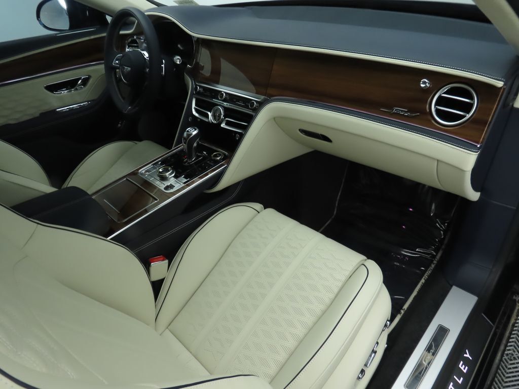 2025 Bentley Flying Spur Speed photo 17