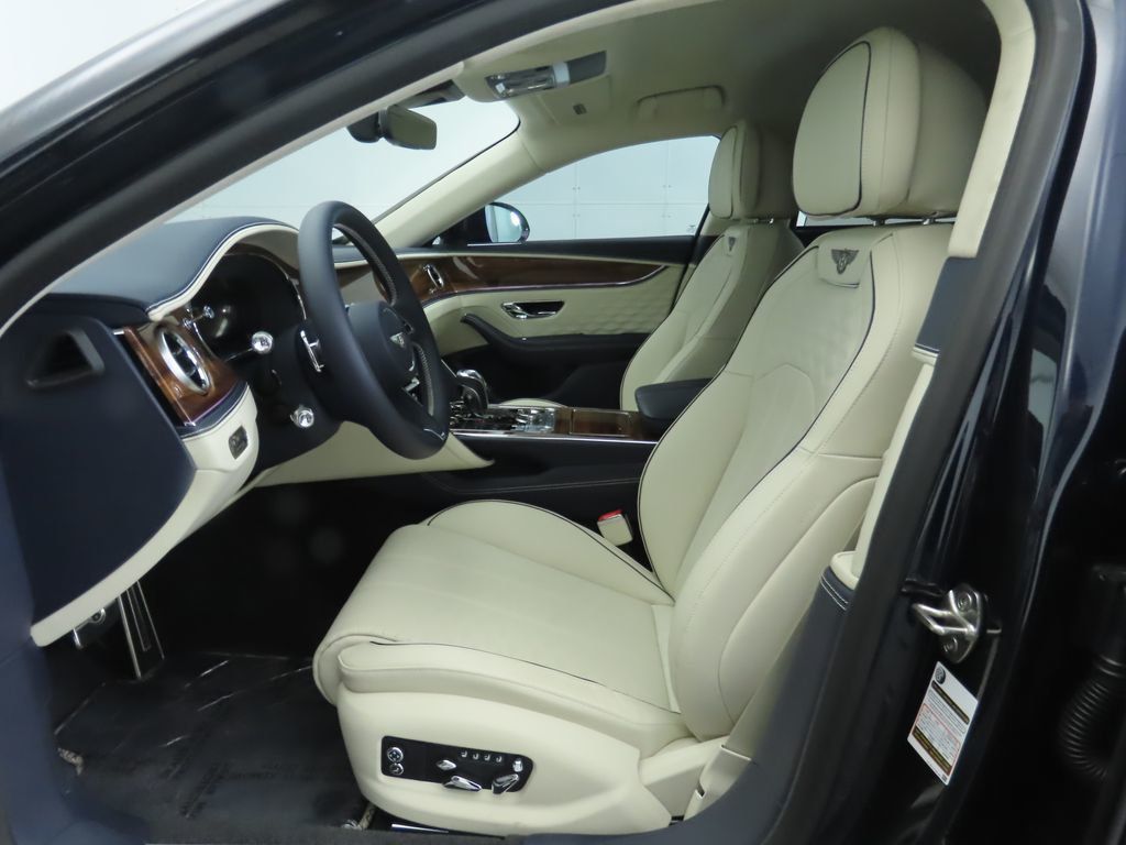 2025 Bentley Flying Spur Speed photo 18