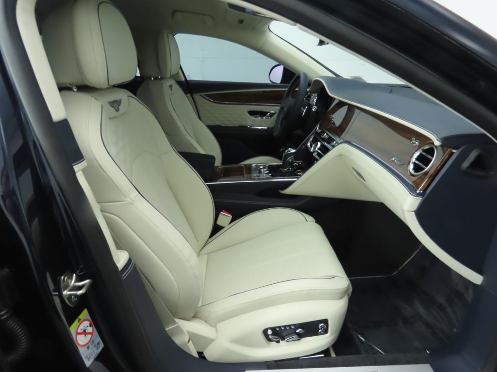 2025 Bentley Flying Spur Speed photo 19