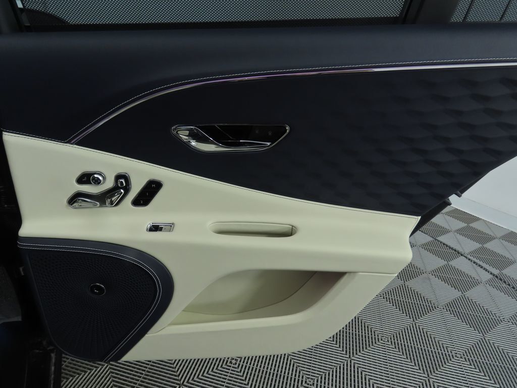 2025 Bentley Flying Spur Speed photo 23