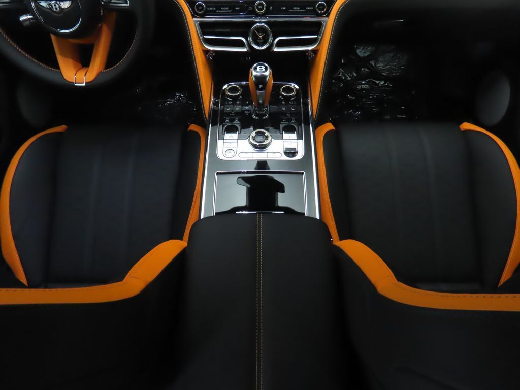 2025 Bentley Flying Spur Speed photo 17