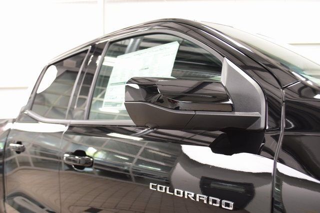 2025 Chevrolet Colorado 4WD Crew Cab Z71 - 22878417 - 17