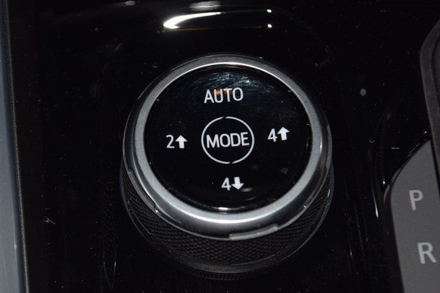 2025 Chevrolet Colorado 4WD Crew Cab Z71 - 22878417 - 32