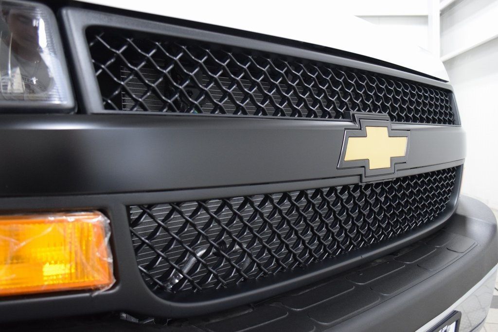 2025 Chevrolet Express Cargo Van RWD 2500 135" - 22863345 - 10