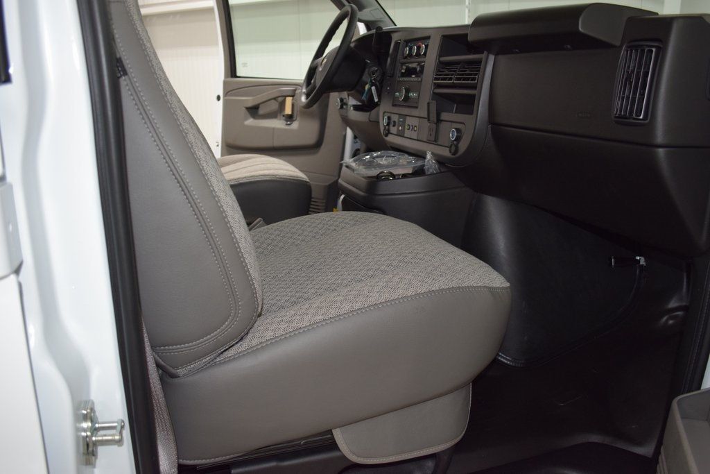 2025 Chevrolet Express Cargo Van RWD 2500 135" - 22863345 - 23