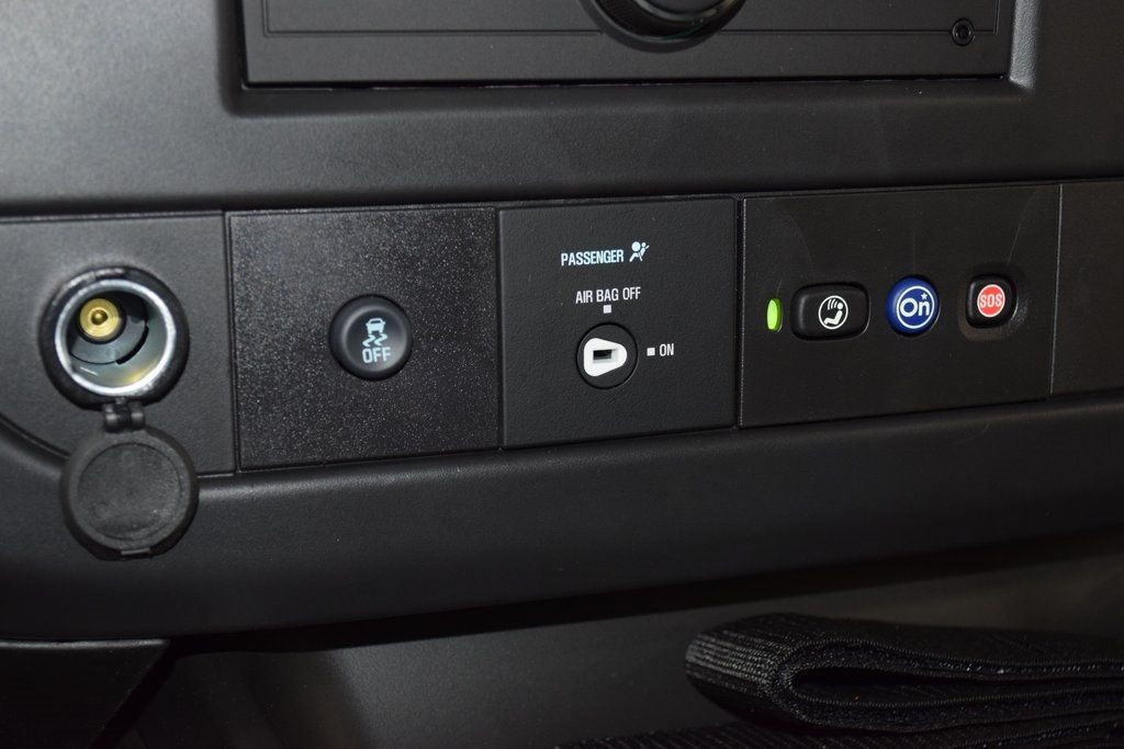 2025 Chevrolet Express Cargo Van RWD 2500 135" - 22863345 - 27