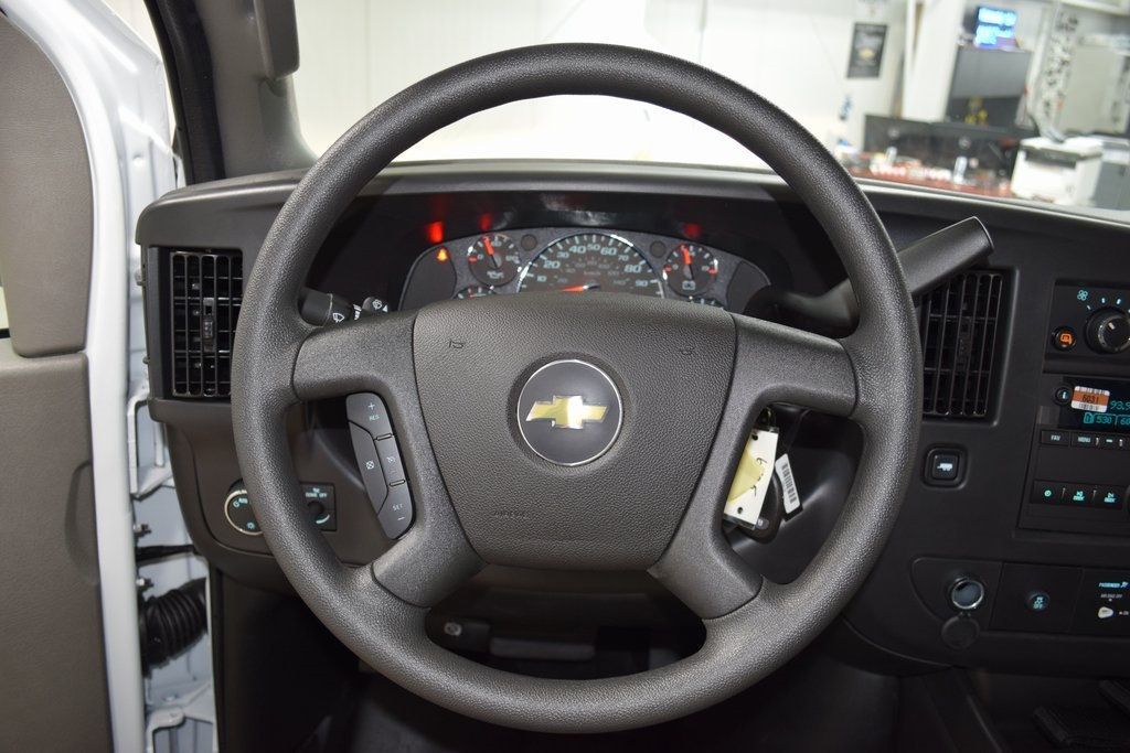 2025 Chevrolet Express Cargo Van RWD 2500 135" - 22863345 - 31