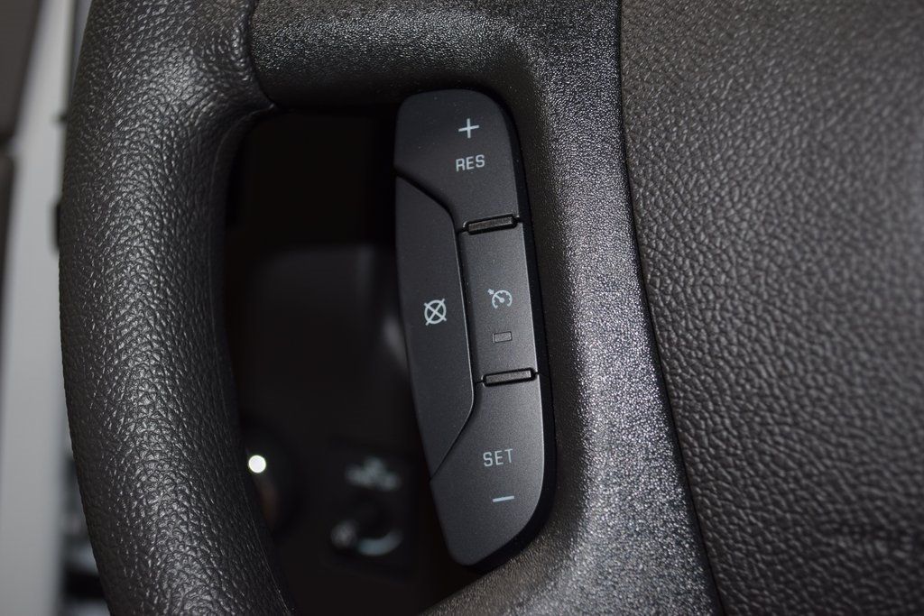 2025 Chevrolet Express Cargo Van RWD 2500 135" - 22863345 - 32