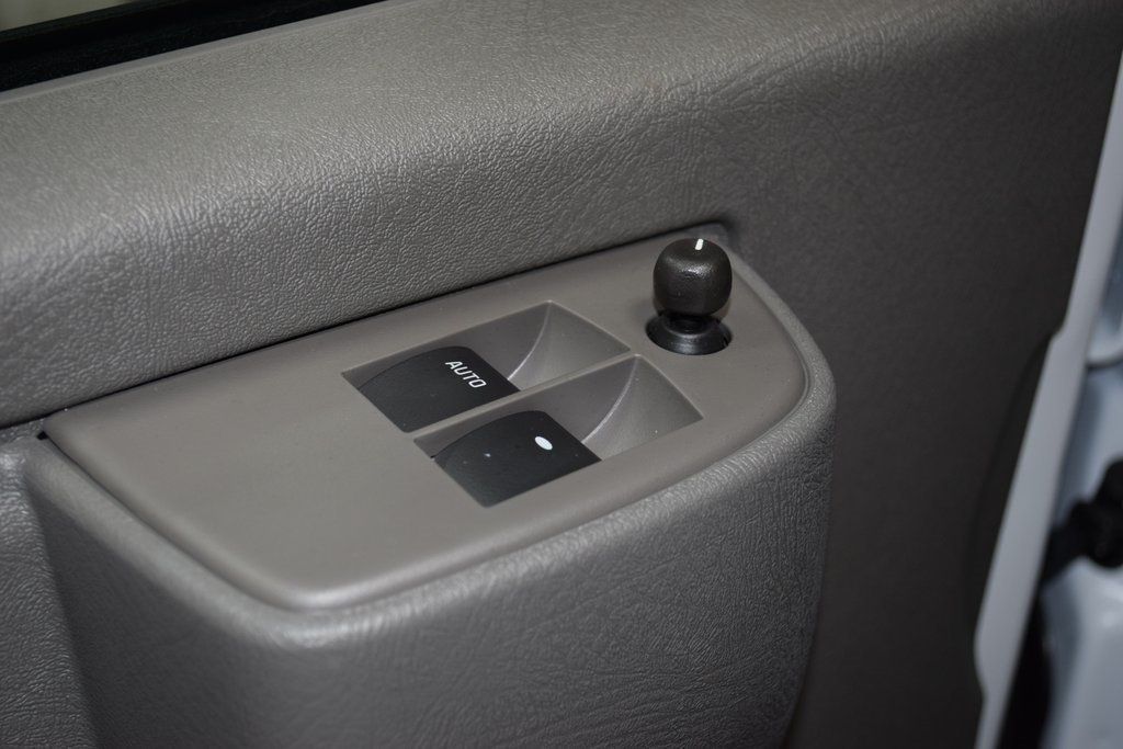 2025 Chevrolet Express Cargo Van RWD 2500 135" - 22863345 - 37