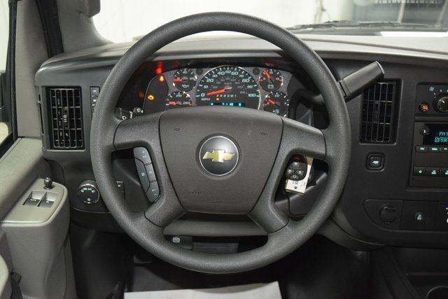 2025 Chevrolet Express Cargo Van RWD 2500 135" - 22910770 - 22