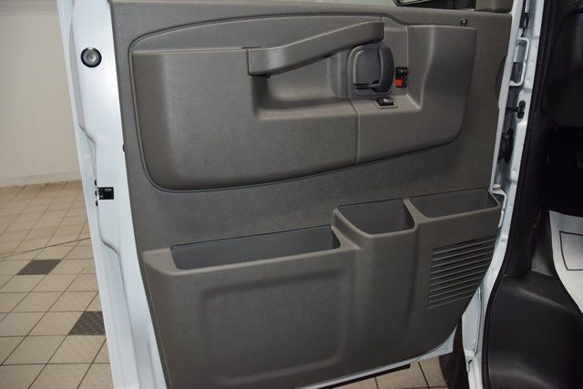 2025 Chevrolet Express Cargo Van RWD 2500 135" - 22910770 - 27