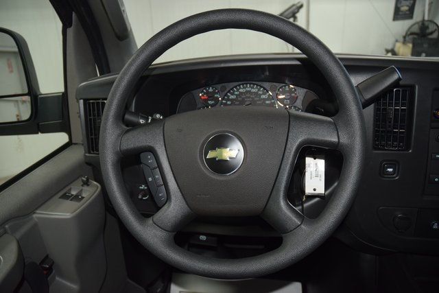 2025 Chevrolet Express Cargo Van RWD 2500 135" - 22940562 - 21