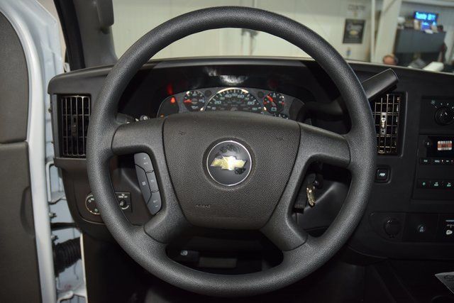 2025 Chevrolet Express Commercial Cutaway 3500 Van 139" - 22868270 - 23