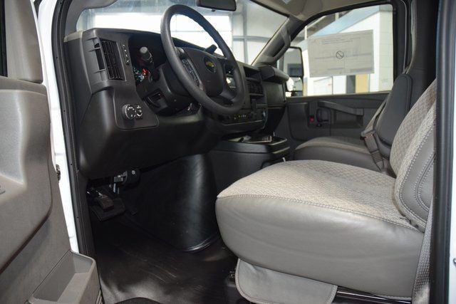 2025 Chevrolet Express Commercial Cutaway 3500 Van 139" - 22868270 - 26