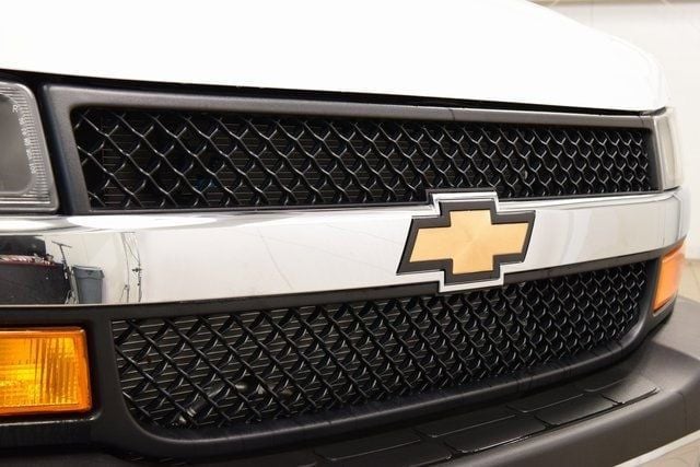 2025 Chevrolet Express Commercial Cutaway 3500 Van 139" - 22868270 - 4