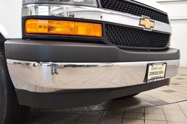 2025 Chevrolet Express Commercial Cutaway 3500 Van 139" - 22868270 - 6