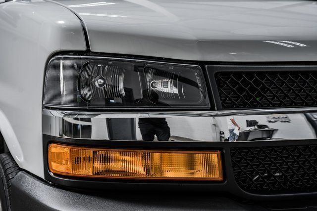 2025 Chevrolet Express Commercial Cutaway 3500 Van 139" - 22868272 - 9