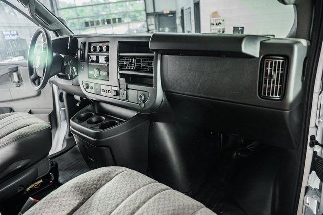 2025 Chevrolet Express Commercial Cutaway 3500 Van 139" - 22868272 - 25