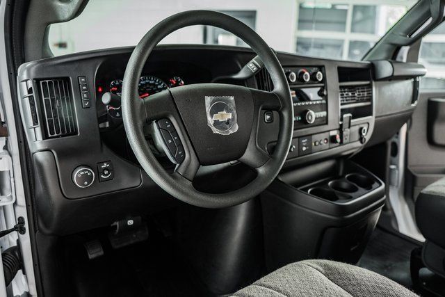 2025 Chevrolet Express Commercial Cutaway 3500 Van 139" - 22868272 - 26
