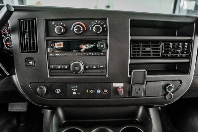 2025 Chevrolet Express Commercial Cutaway 3500 Van 139" - 22868272 - 27