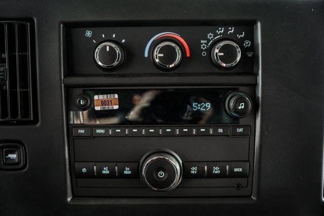 2025 Chevrolet Express Commercial Cutaway 3500 Van 139" - 22868272 - 28