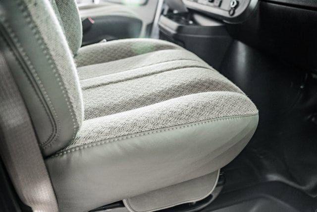 2025 Chevrolet Express Commercial Cutaway 3500 Van 139" - 22868272 - 36