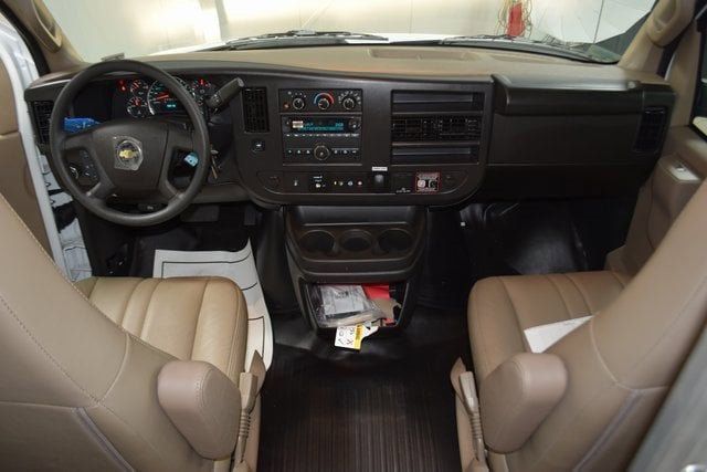 2025 Chevrolet Express Commercial Cutaway 3500 Van 139" - 22868273 - 16