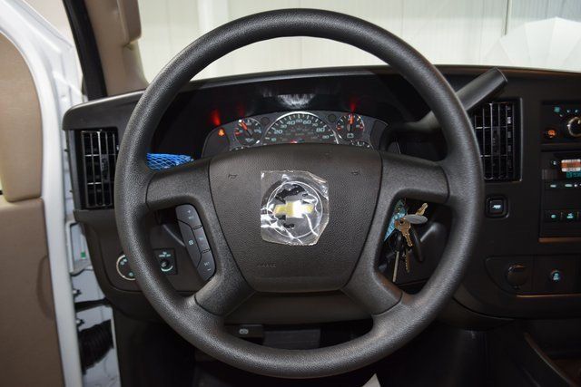 2025 Chevrolet Express Commercial Cutaway 3500 Van 139" - 22868273 - 25