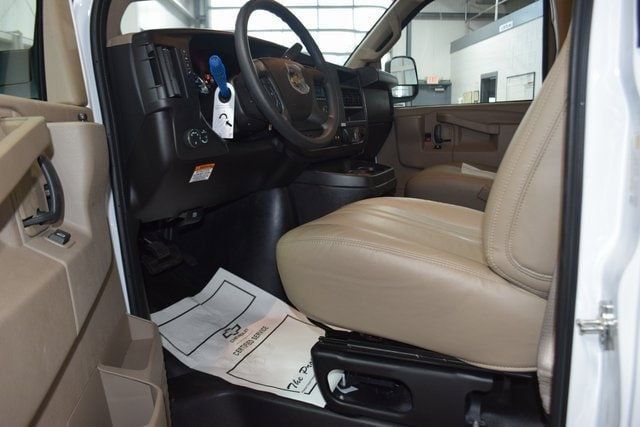 2025 Chevrolet Express Commercial Cutaway 3500 Van 139" - 22868273 - 28
