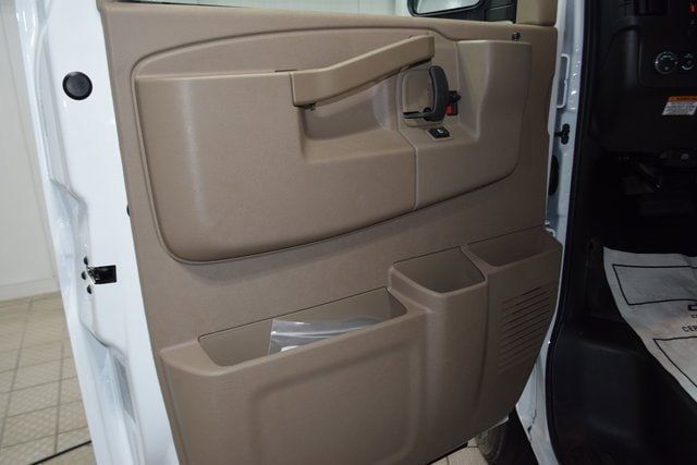 2025 Chevrolet Express Commercial Cutaway 3500 Van 139" - 22868273 - 29