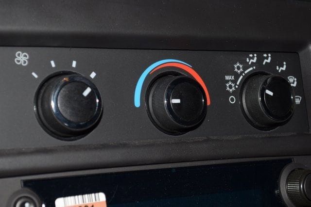 2025 Chevrolet Express Commercial Cutaway 3500 Van 139" - 22868275 - 25