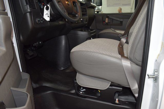 2025 Chevrolet Express Commercial Cutaway 3500 Van 139" - 22868275 - 34