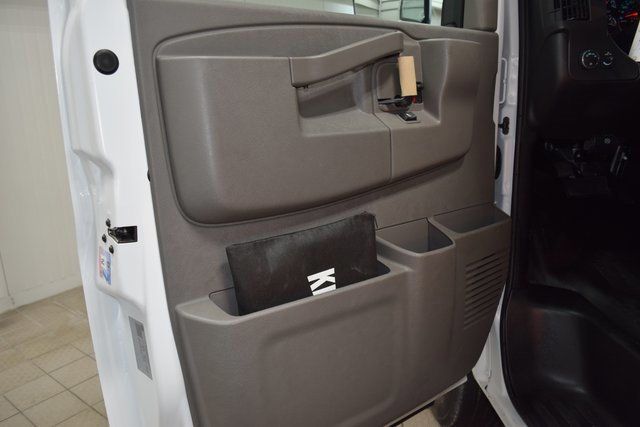 2025 Chevrolet Express Commercial Cutaway 3500 Van 139" - 22868275 - 35