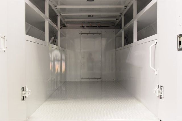 2025 Chevrolet Express Commercial Cutaway 3500 Van 139" - 22884815 - 11