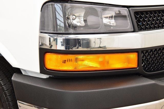 2025 Chevrolet Express Commercial Cutaway 3500 Van 139" - 22884815 - 5