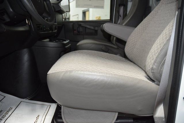 2025 Chevrolet Express Cutaway 3500 Van photo 11
